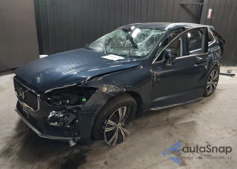 2023 Volvo Xc60 B5 Plus Bright Theme z USA, uszkodzony, nr VIN YV4L12RN4P1331539